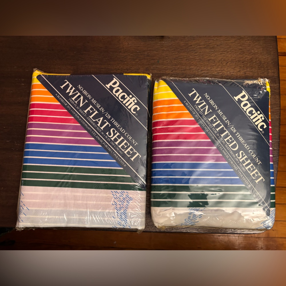 UNOPENED/NEW Pacific Rainbow 1980’s flat sheet and fitted sheet